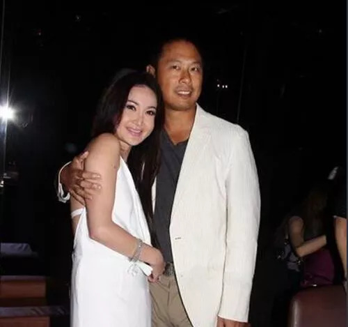 被称最美妲己,50岁成冻龄女神,嫁豪门不生孩子老公对其百般宠爱