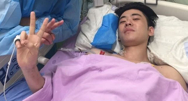张云雷时隔多年再谈受伤:几乎被宣布死亡忍不住大哭怕自己完了