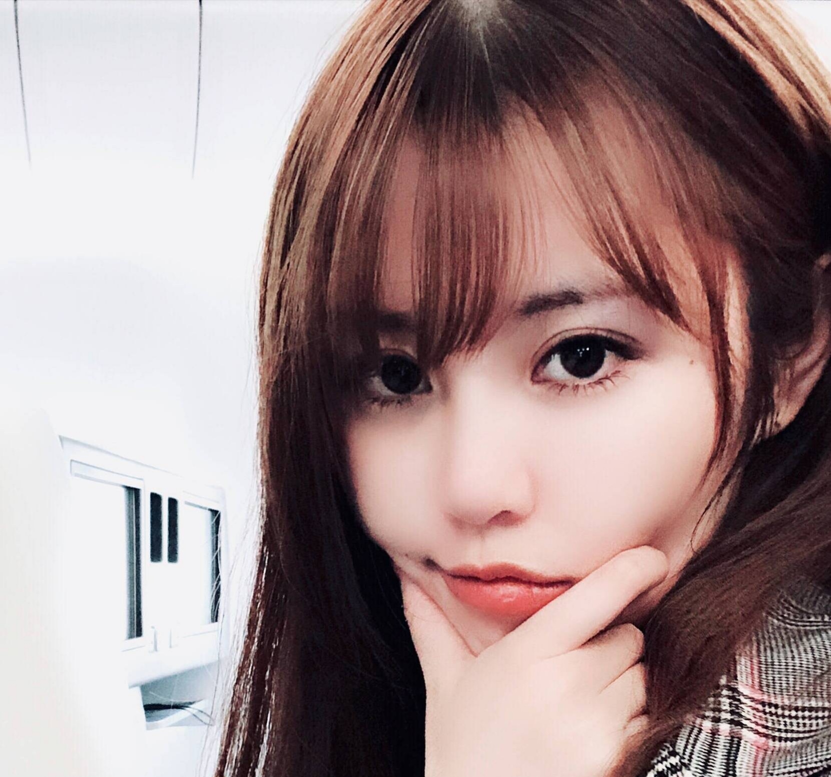 韦神女友搬家都用跑车?网友:贫穷限制了我的想象力