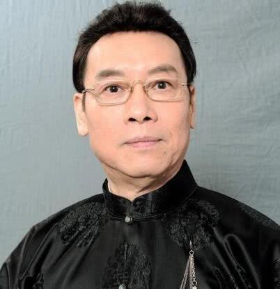 出轨女友闺蜜,娶意大利粉丝,再婚未离婚