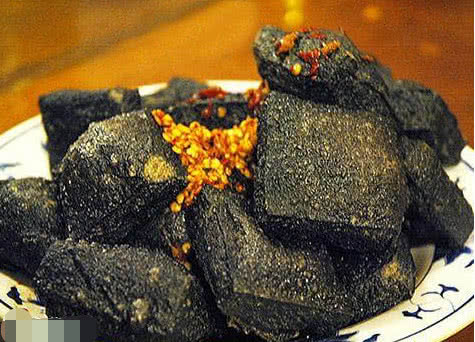 比臭豆腐还要可怕的"大便臭豆腐",不良商贩出售,曾上过新闻