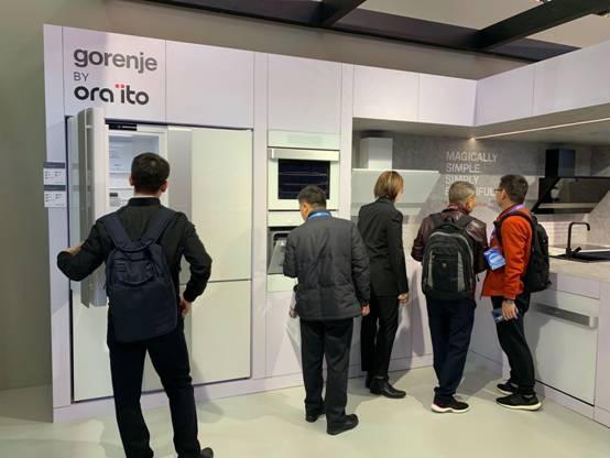 《颜值、智商双双在线，海信史上最强“集团军”震撼亮相AWE2019》