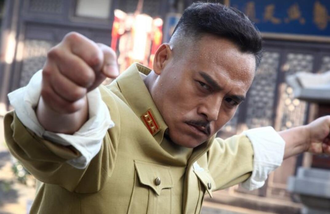 《打狗棍》火了,他作为主演却不温不火,甚至很多人不知道他名字