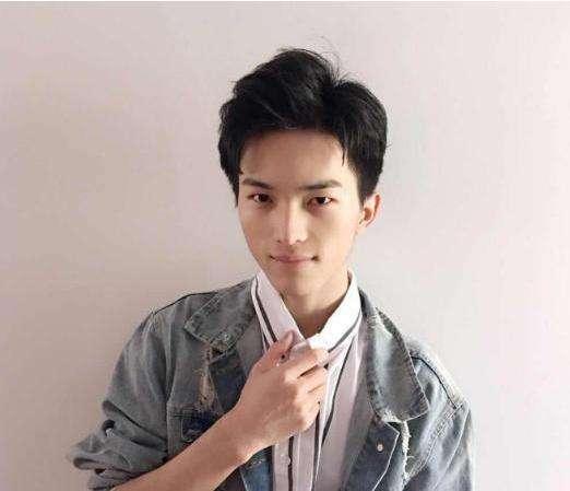 刺激战场主播力压王者荣耀主播,奇怪君轻松拿下手游人