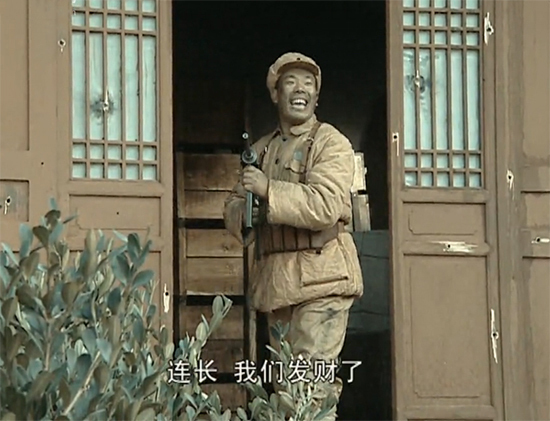 《亮剑》王有胜被5师的人揍了,为何放声大哭?段鹏:他是装的!