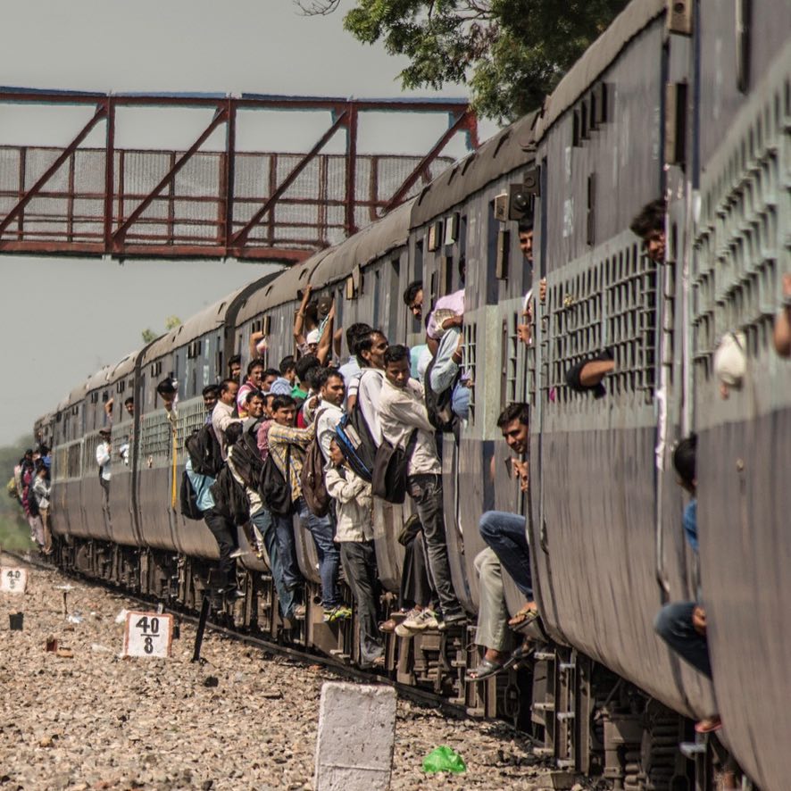 印度人的火车一直是我们调侃的谈资,但是真实的印度火车究竟是什么