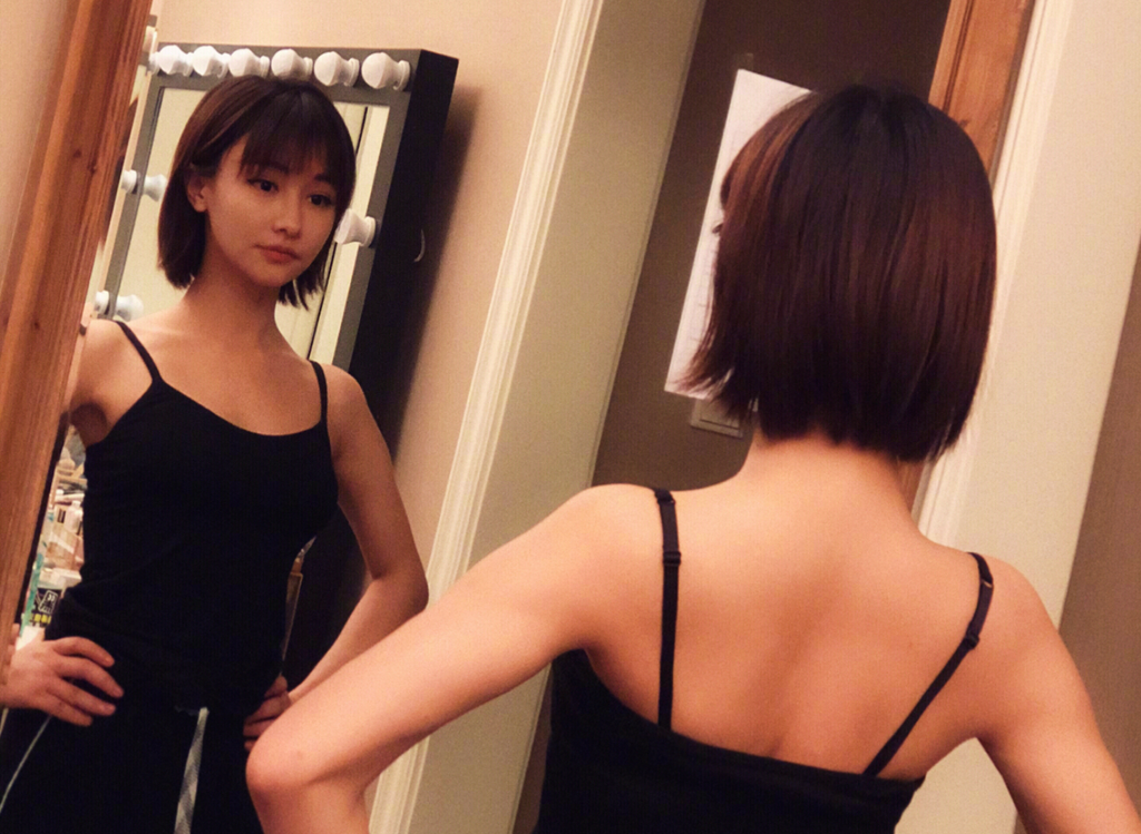 回来了女王miss发布微博强势回归一个细节表明她仍在虎牙