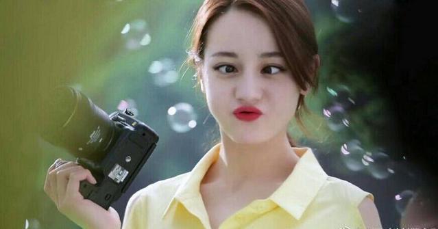 女明星卖萌嘟嘴,热巴搞笑,景甜美丽,颖宝可爱,看邓爽却无语了