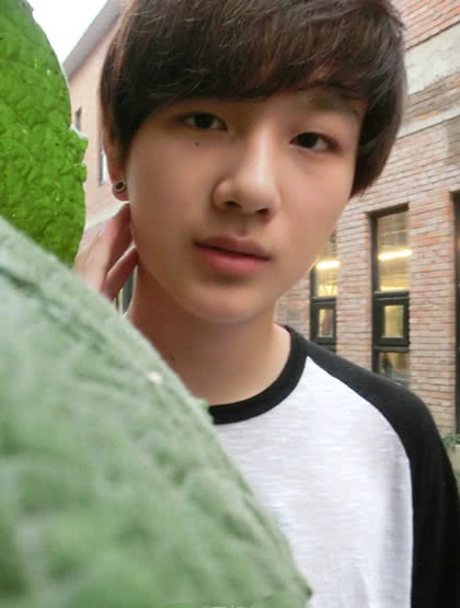 变形计成就了城市少年,让农村女孩变了!谁应该负全责?