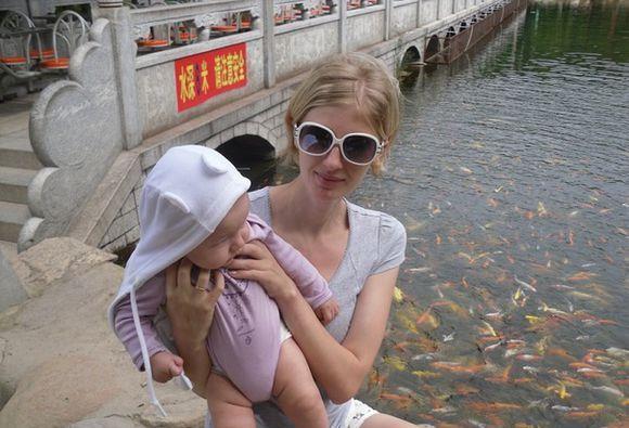 江苏小伙娶了个俄罗斯洋媳妇生下混血宝宝生活幸福美满