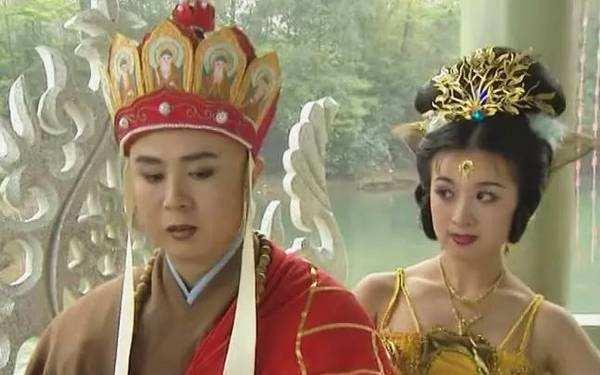 为何唐僧见到年轻漂亮的，叫女菩萨，见到年老色衰的，叫女施主？