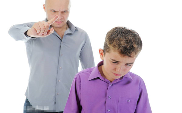 二,父母变得很严厉