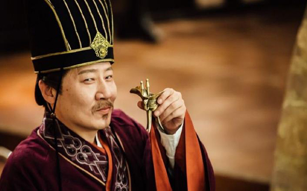 《知否》中爱江上更爱种地的新帝—冯晖