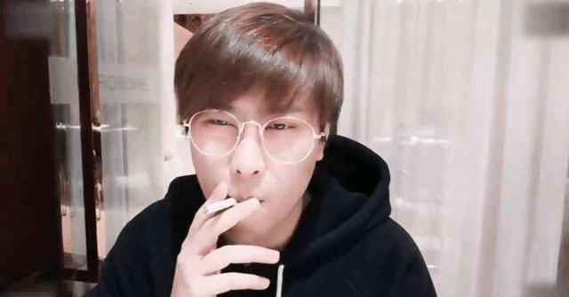 lol小智面试吃鸡队员,考智力题:请问,卢本伟有多牛逼请举例!