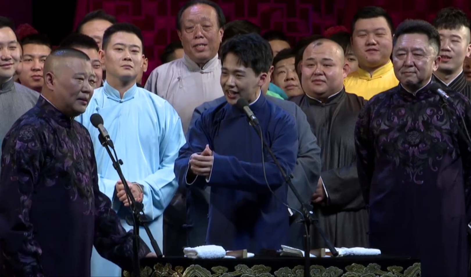 张鹤伦笑场小岳岳被嘲张云雷新单曲盘点德云社戊戌年大封箱