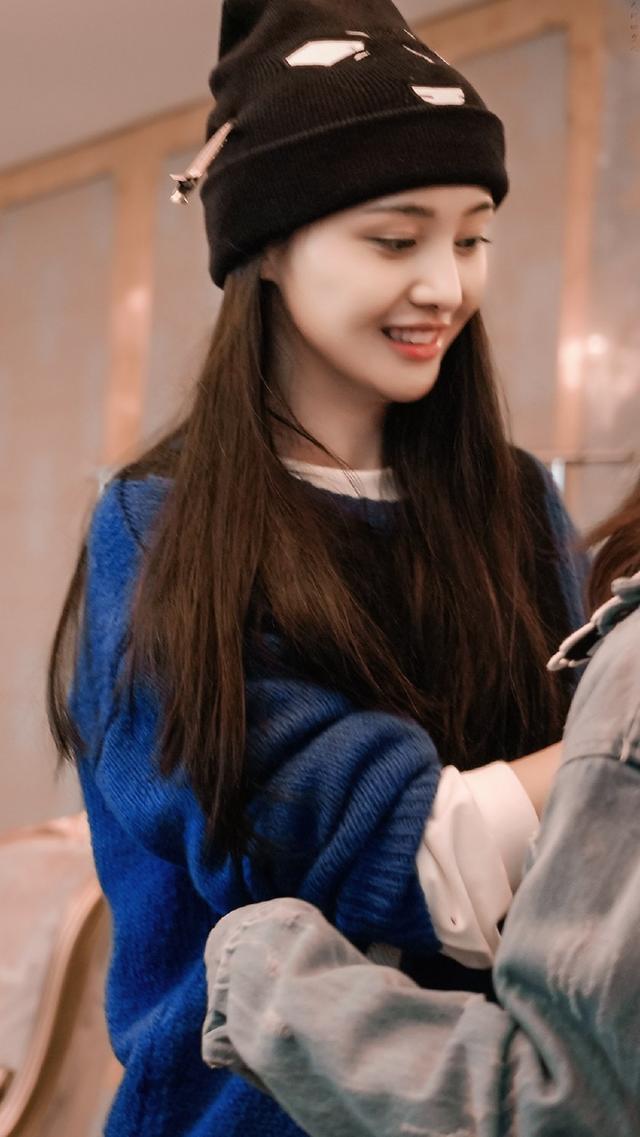 国剧盛典张翰郑爽同穿整套瓷白西装,两人拼在一起简直配一脸