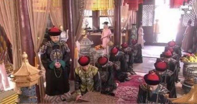 古代大臣上朝仪式,从"坐"到"跪"的改变,这是为什么