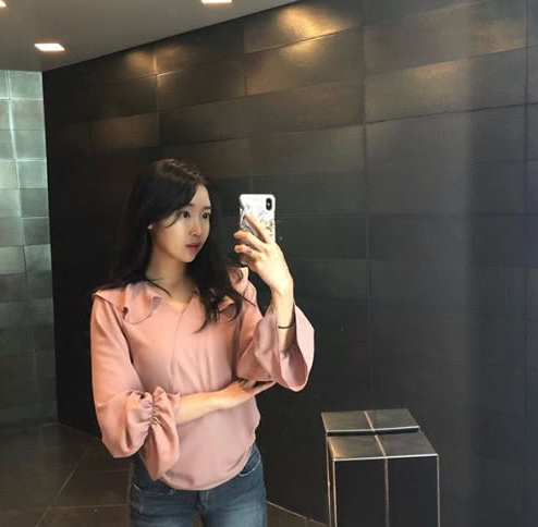 今天小编介绍的这位健身女孩名叫洪莉娜,她健身的初衷很简单,就是想给