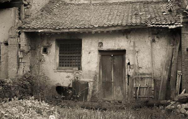 农村房子没人住,很快就会破败甚至倒塌,住人的就不会,为啥?