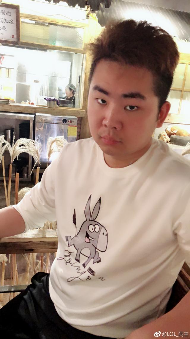 某直播平台标价三大"混子型"主播,混子的背后是一颗不屈的心!