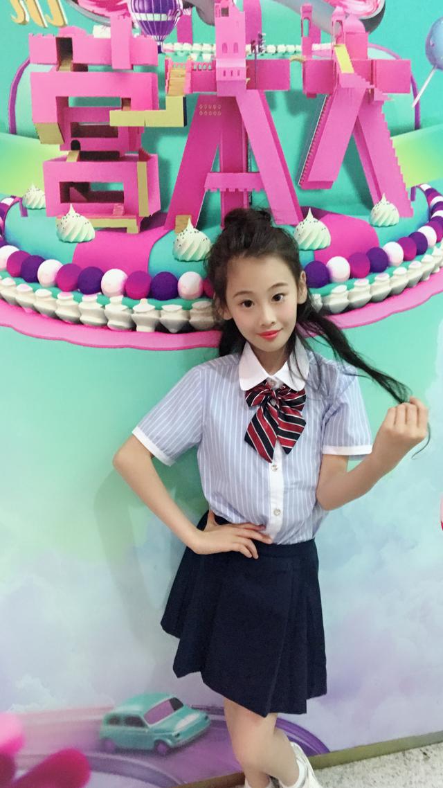 娱乐前线2019春晚童声贺岁万家欢特邀小歌手何羿霏惊艳舞台