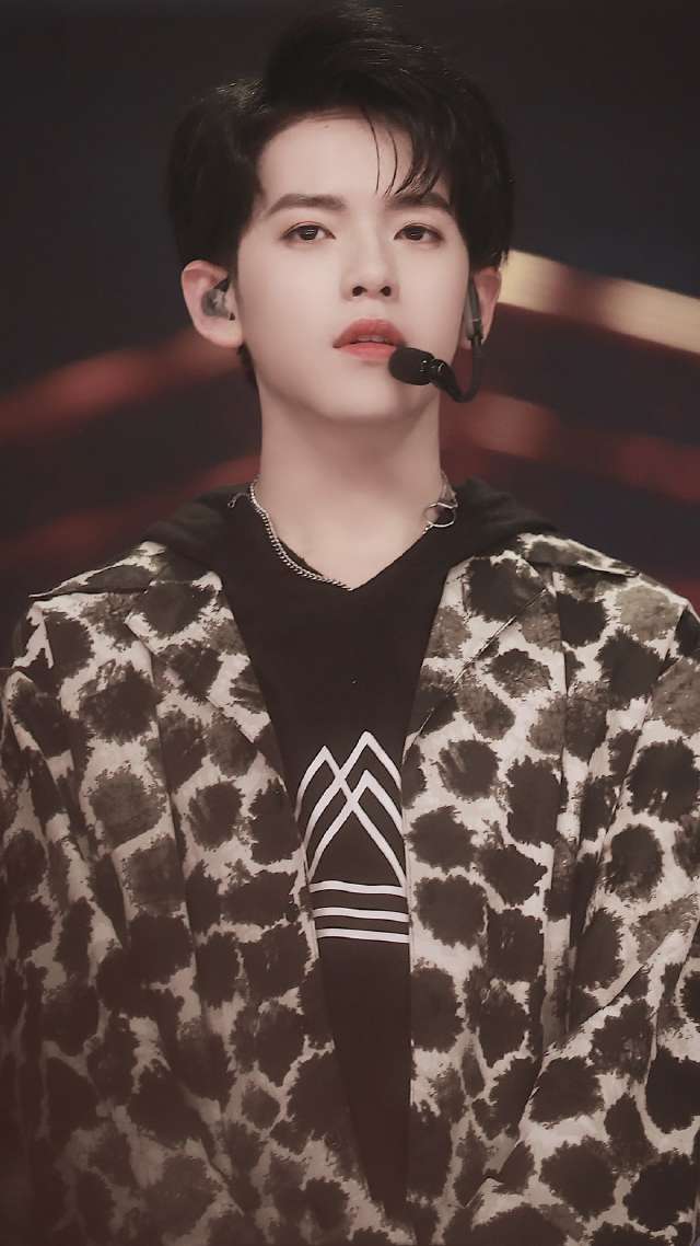 青你第三次公演排名公布,李汶翰重塑实力超强,管栎迷宫惹期待?