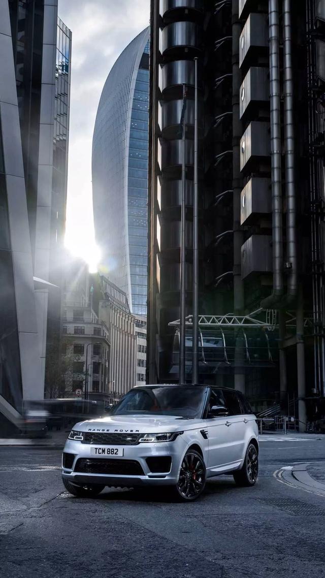 2020款路虎揽胜运动hst车子是真漂亮你会为它买单么