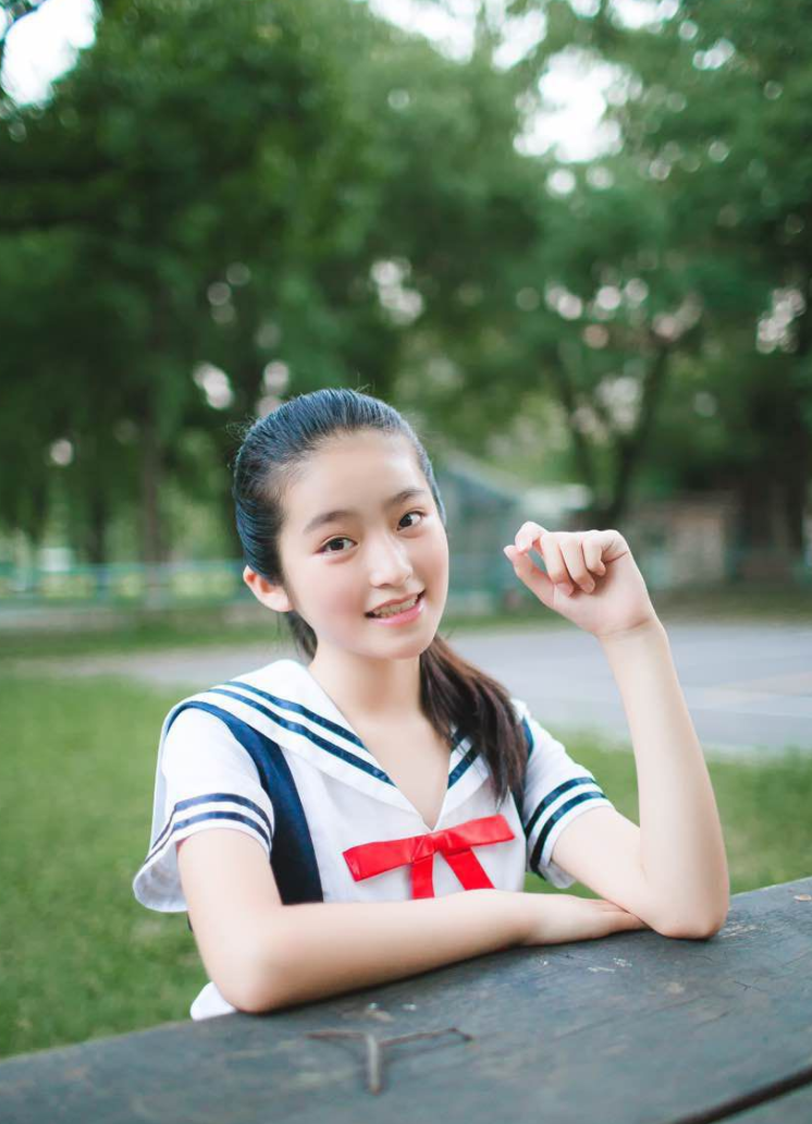 她9岁出道,10岁与胡歌合作,11岁与杨幂搭戏,而今成女神|柴蔚|搭戏