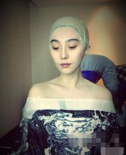 范冰冰在演武则天的电视剧里的光头真相是什么?不用剃光但太逼真