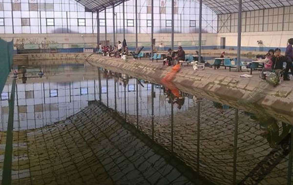 一个阶段则是从小雪开始往后的冬季钓鱼,基本上北方都转到户内作钓了