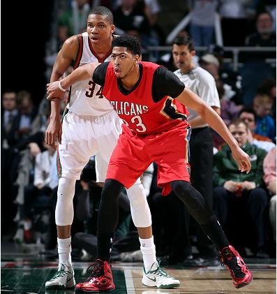 浓眉哥真实臂展曝光!233cm比字母哥更胜一筹,却只能抱住他女友