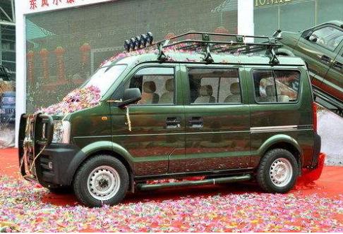 面包车中的越野王中置四驱造型凶狠真正的进藏神器