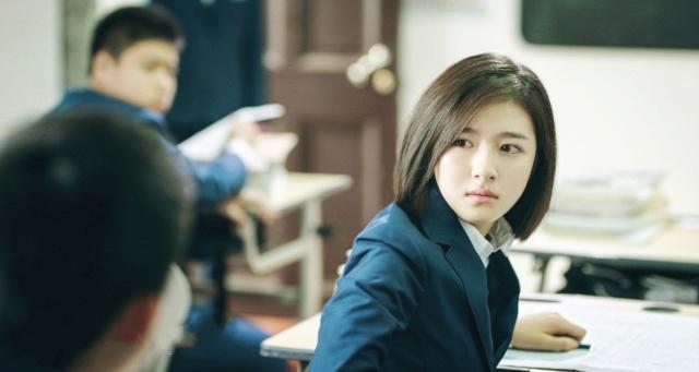 陈洁洁入狱,也就是辛夷坞的另一本小说《许我向你看》中的女主谢桔年