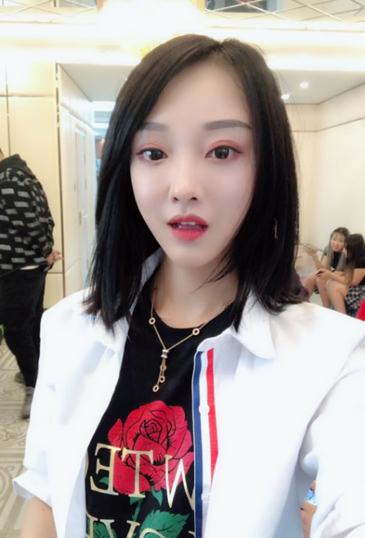 仙娜美直播间爆猛料,公布仙洋即将回归