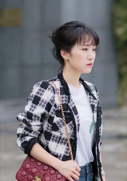 《都挺好》中朱丽衣品高,现实版的服装搭配教科书!