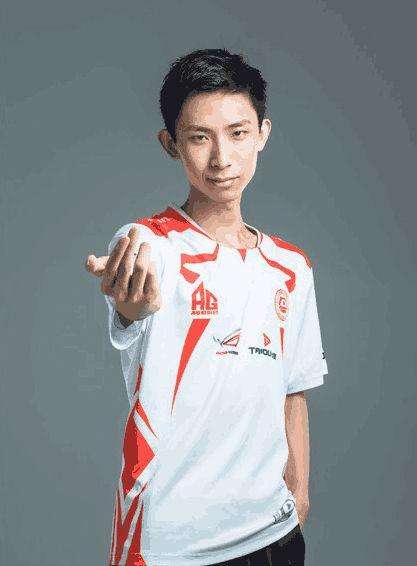 王者荣耀: 梦泪的人气真高, 官方都高调支持, 观看直播还送礼包