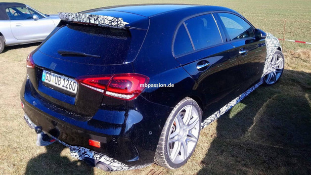 2020款A45 AMG最新谍照 外观更加激进