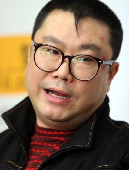 曾多次登台春晚红极一时,却因吸毒两度入狱,如今生活沦落至此?