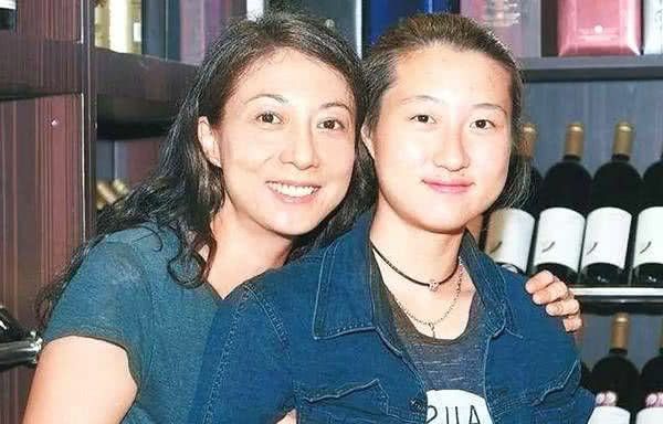 成龙|吴绮莉|吴卓林_新浪新闻