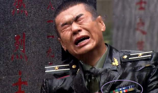 特种兵之火凤凰当中的穿帮镜头,丝袜自己会破洞,淀粉会翻身