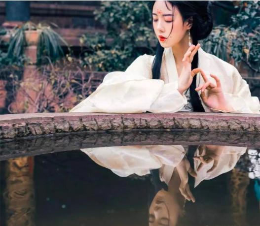 夏姬:春秋时期的绝色美女,人称“中国古代红颜祸水第一人”|夏姬|史记|陈灵公_新浪新闻