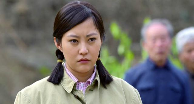 她曾是邓超女友,却因出演大尺度电影分手,二婚生双胞胎儿子!