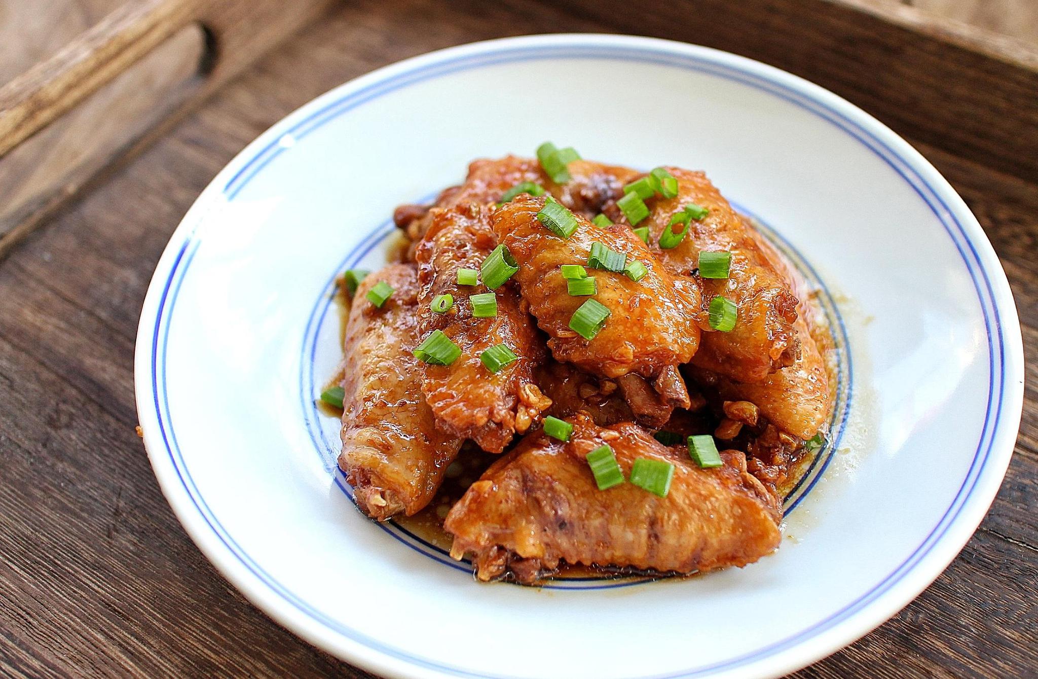 不放一滴油也能做出好吃的蜜汁鸡翅鲜嫩入味香到吮手指