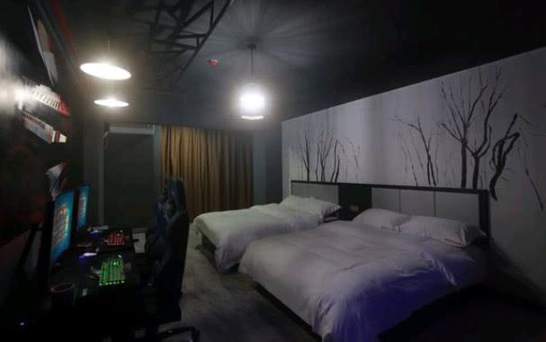 通宵游戏最舒适的一个网吧,网友直言:最少能呆一个月!
