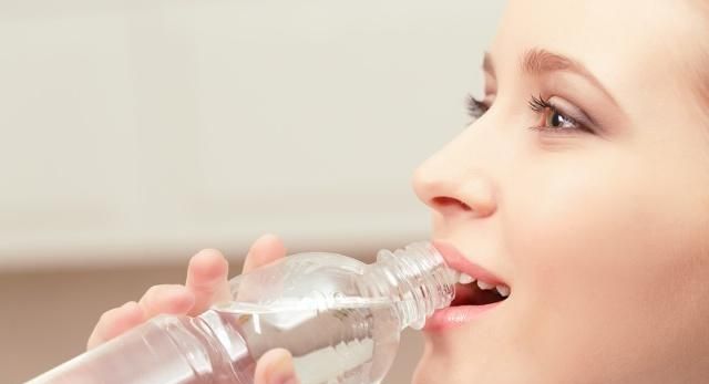 Minum Terlalu Banyak Air Apakah Bisa Melukai Ginjal? -Image-1