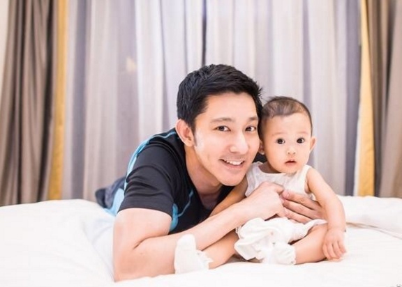 四任妻子个个都是因戏结缘,每一个都貌美如花,54岁活成人生赢家