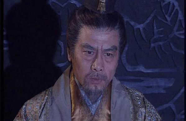 走投无路之下,诸葛玄只能带着诸葛亮,诸葛均及诸葛亮的两个姐姐前往