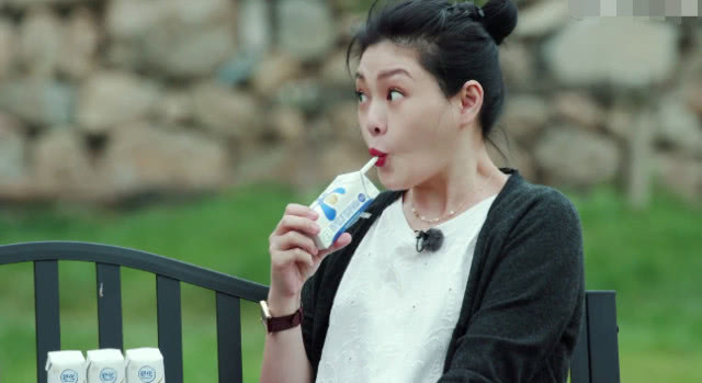 大s搞怪哄老公很有一套,汪小菲模仿表情包让网友笑翻天!