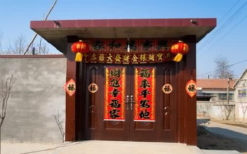 农村老话,"门对窗人遭殃,门对门必伤人",啥意思,有道理吗?