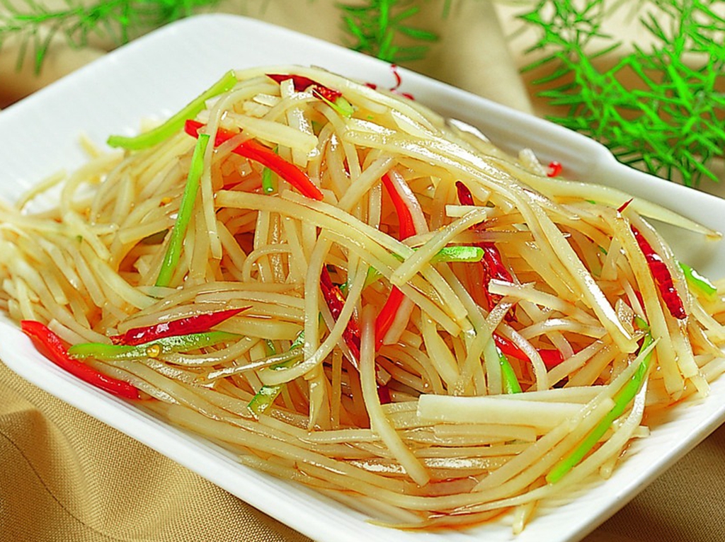 炒土豆丝时要不要焯水厨师说漏嘴多数人做错难怪不爽脆